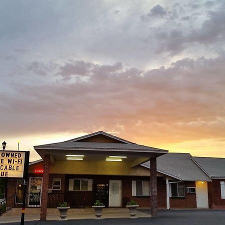 Dixie Palm Motel St. George Exterior photo